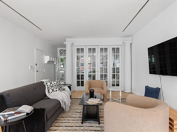5th image of 318 W 14th St #3