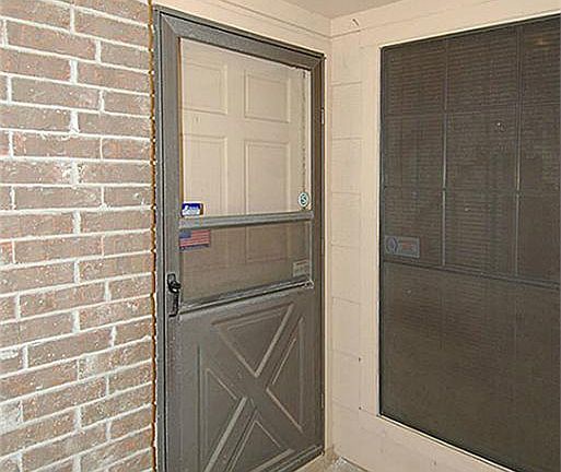 Covered front porch.