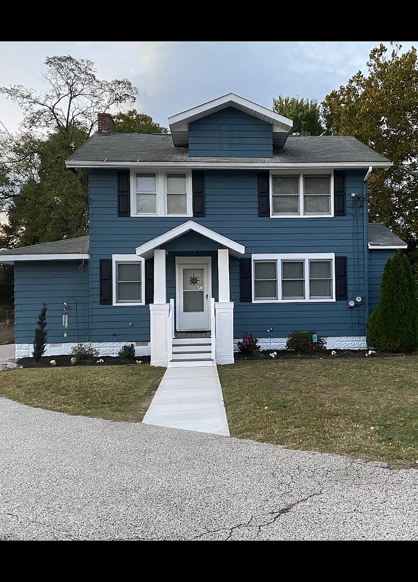 2 bed, 840 sqft, $1,975 — Photo 1