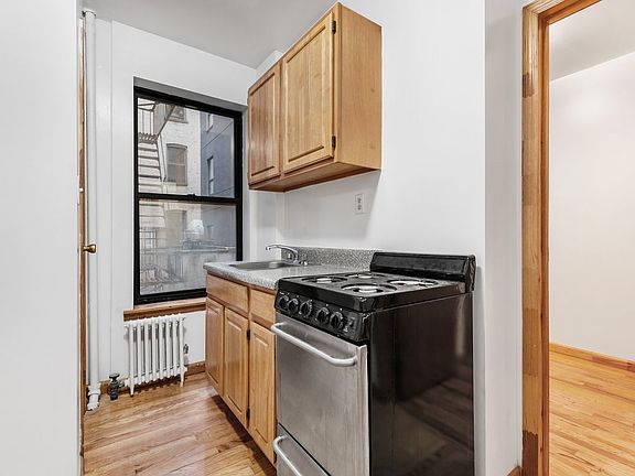 2nd image of 530 E 13th St #6AS