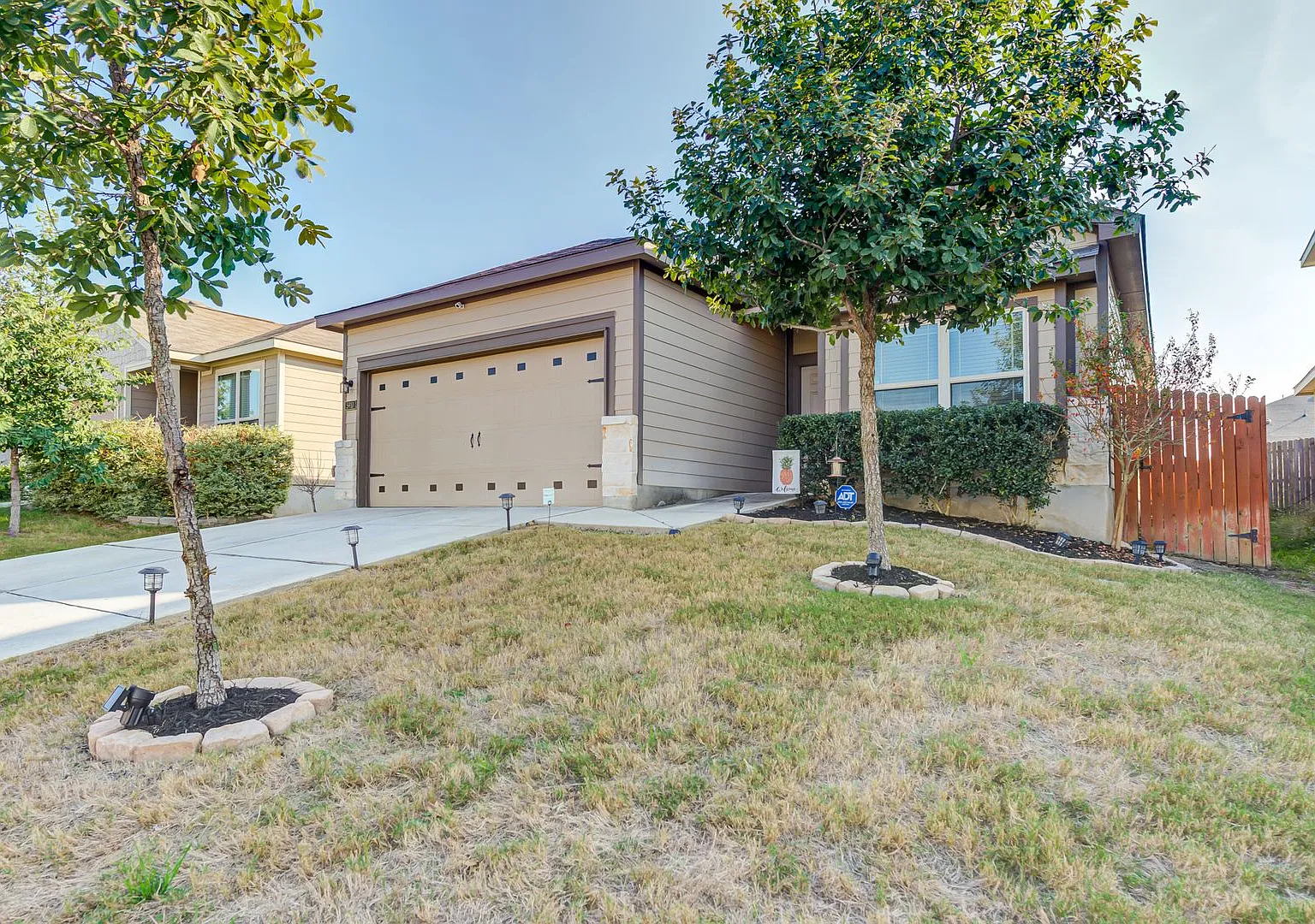New one story rental home in NE San Antonio available for asap move in. — Photo 4