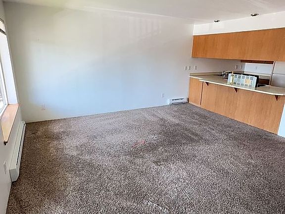 2nd image of 2814 W Maplewood Ave #104