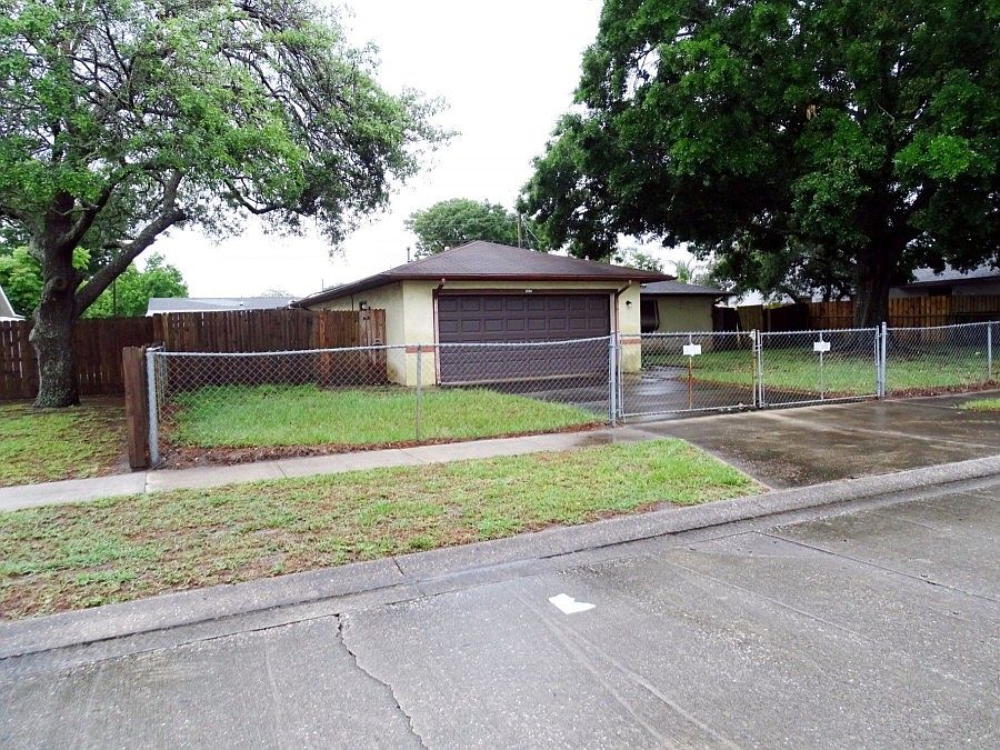 2nd image of 1015 Bonnymede Dr