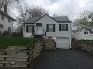 2012 N 60th St, Omaha, NE 68104