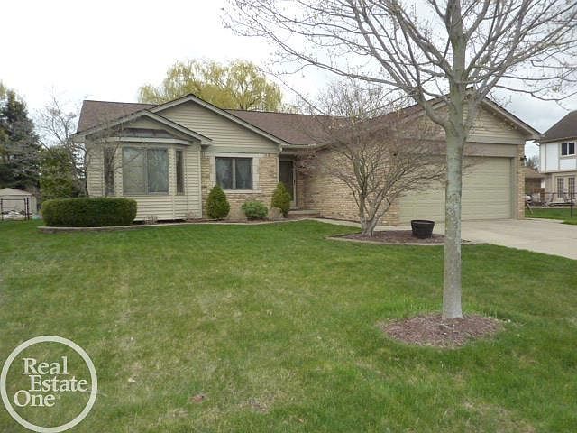 1st image of 43050 Sinnamon Dr