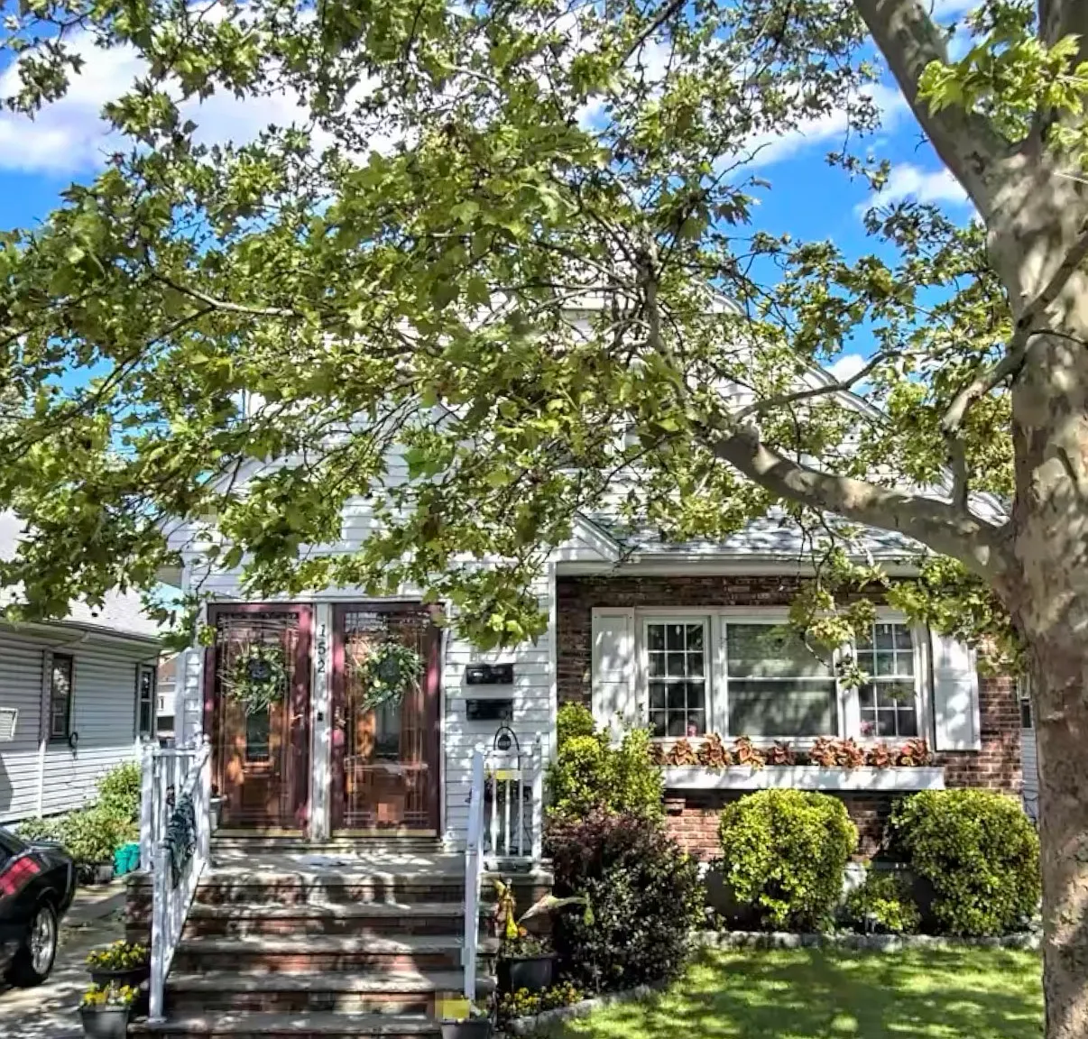 4 bed, $4,400 — Photo 1