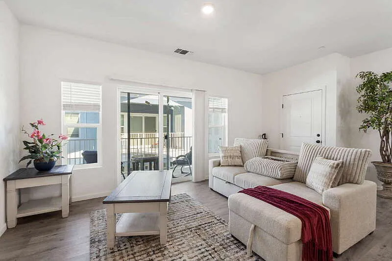 2 bed, 2.0 bath, 988 sqft, $2,600 — Photo 1