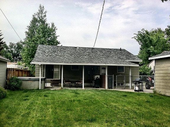 3rd image of 1820 Clark Ave