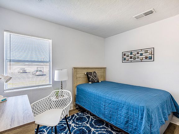 4th image of 5426 Lois Ave #14926263