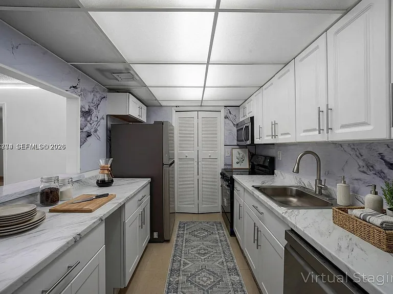 200 Lakeview Dr #101 — Photo 16
