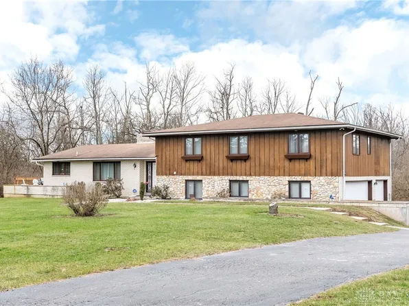 863 S Snyder Rd, New Lebanon, OH 45345