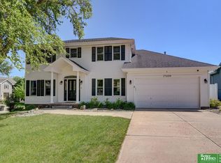 17809 Cinnamon Cir, Omaha, NE 68135