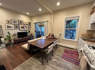16 Evergreen Sq #1, Somerville, MA 02143