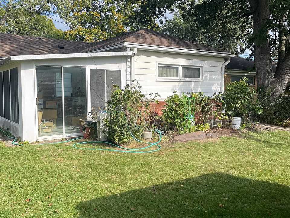 2nd image of 5111 Farwell Ave