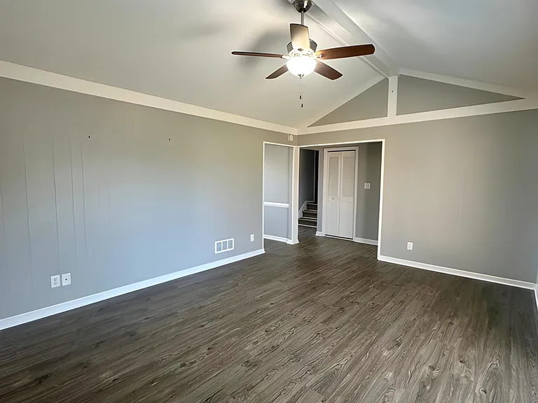 8510 Michael Edward Dr — Photo 6