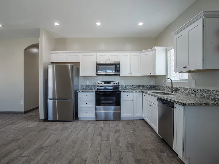 1358 N Apache Dr #1 — Photo 37