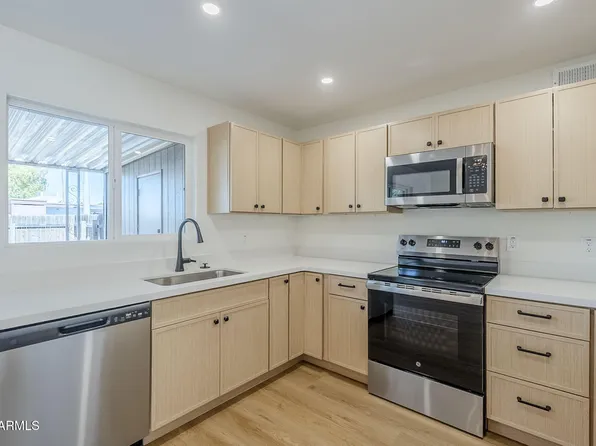 6601 N 46th Lane, Glendale, AZ 85301