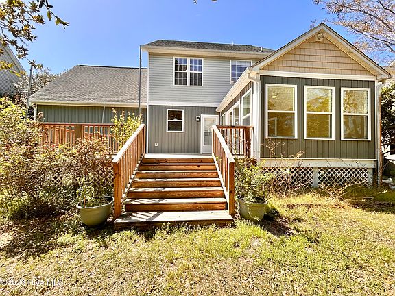 4th image of 1006 Meridian Dr