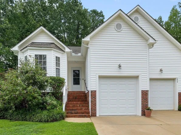 3020 E Cotton Gin Dr, Clayton, NC 27527