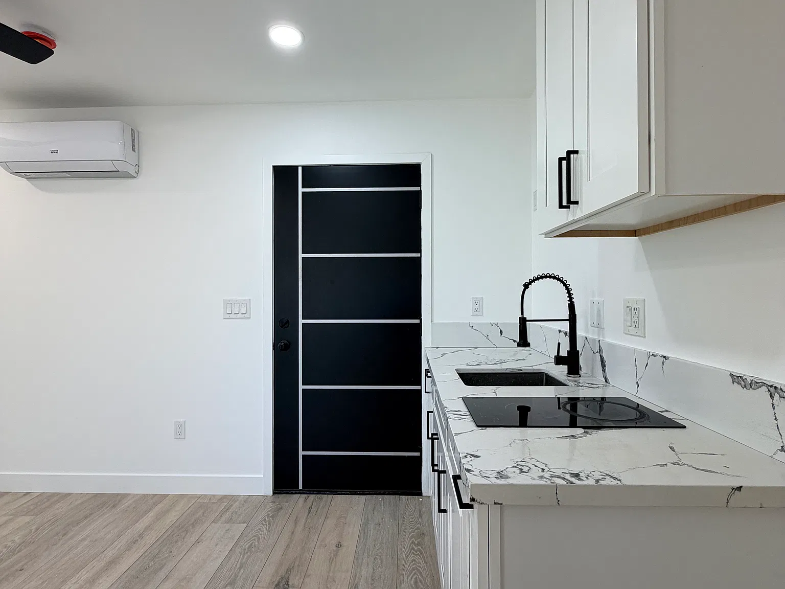 1 bed, 450 sqft, $1,800 — Photo 2