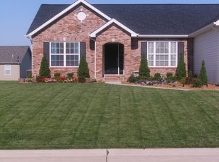 744 Fieldview Dr, Smithton, IL 62285