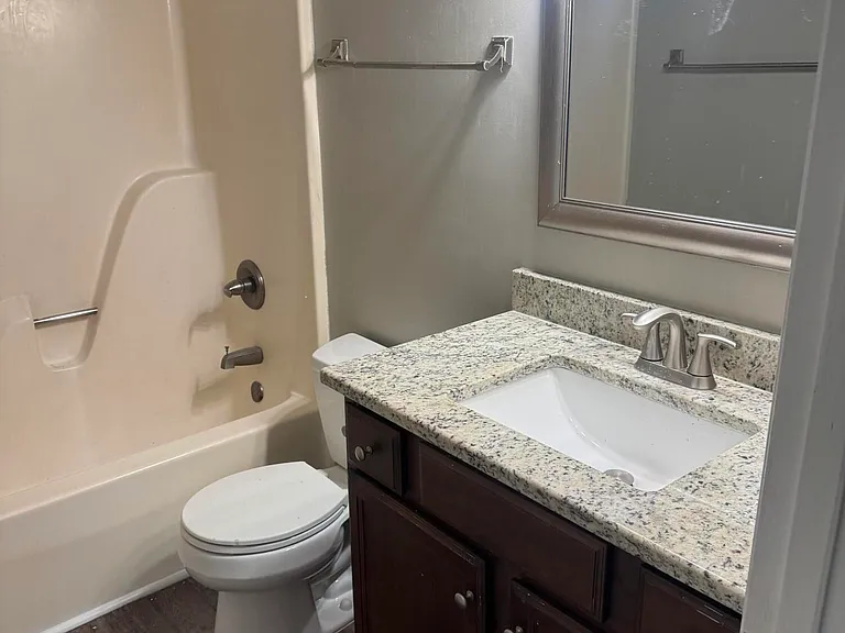 5105 Vann St #C — Photo 9