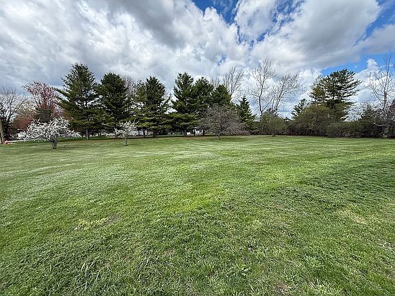 4th image of 45 Pleasant Dr