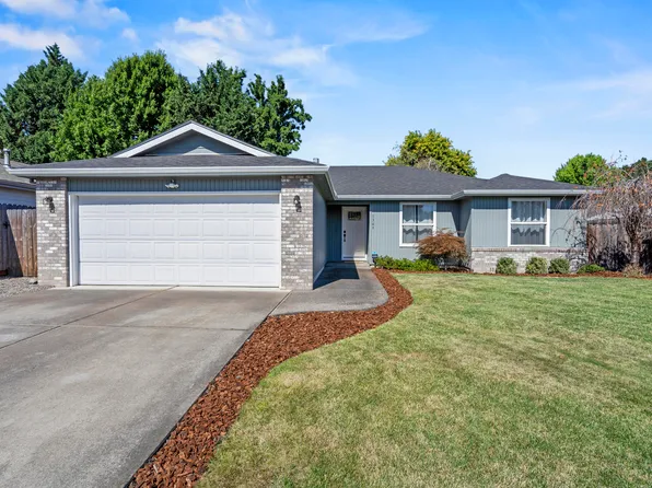 1309 Magruder Ct, Central Pt, OR 97502