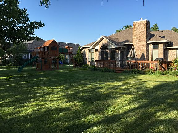 2nd image of 1108 N Buckingham Ct