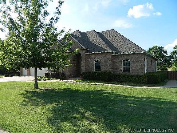 2nd image of 750 W Southlake Dr