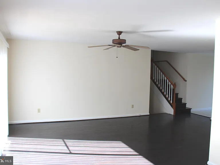 8638 Chester Ct — Photo 5