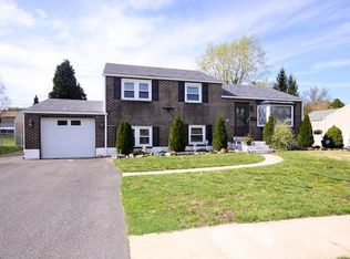 7 Whitehall Cir, Wilmington, DE 19808