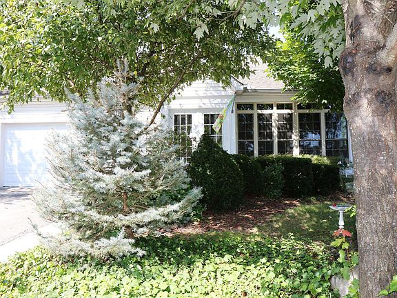 3rd image of 1126 Willow Brook Csg Ct