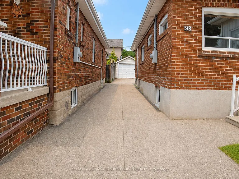 98 Foxwell St — Photo 2