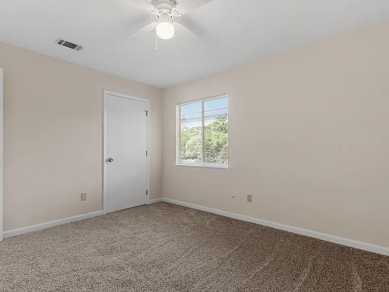 2188 Claremont Ln #C — Photo 36