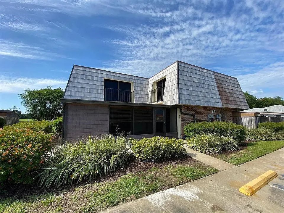 2949 Poplar Ave