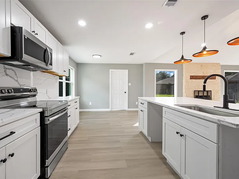 14015 Cleobrook Dr — Photo 12