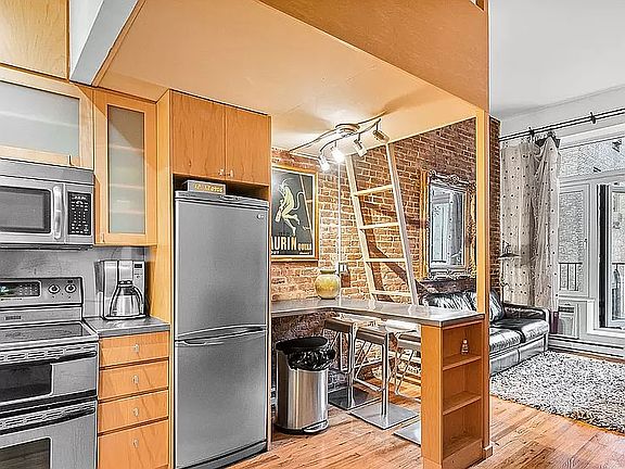 4th image of 223 W 14th St APT 2C