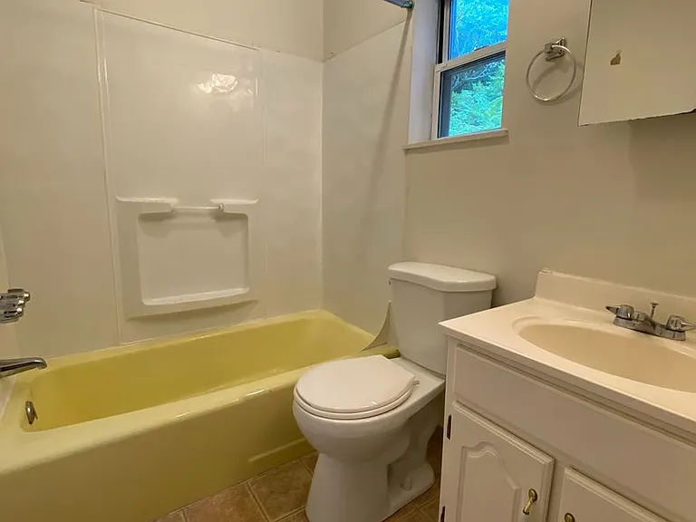 77 Bates St #3 — Photo 7