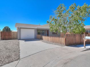 1749 Lancelot St SW, Los Lunas, NM 87031
