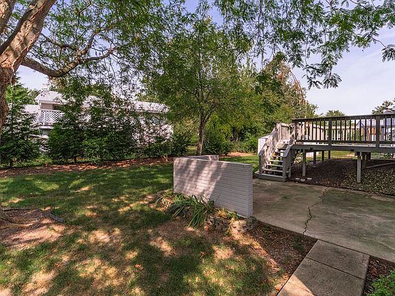 5th image of 207 Greenleaf Dr
