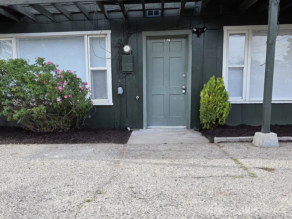 1176 E 4th Ave