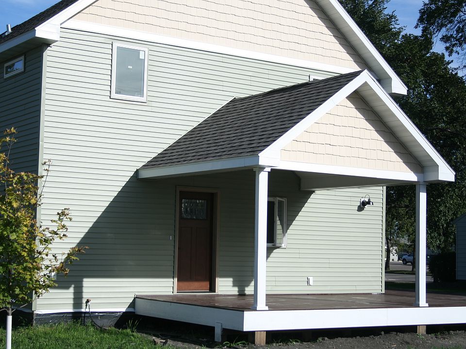 2nd image of 211 11th St N