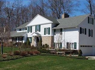 31175 Northwood Dr, Pepper Pike, OH 44124