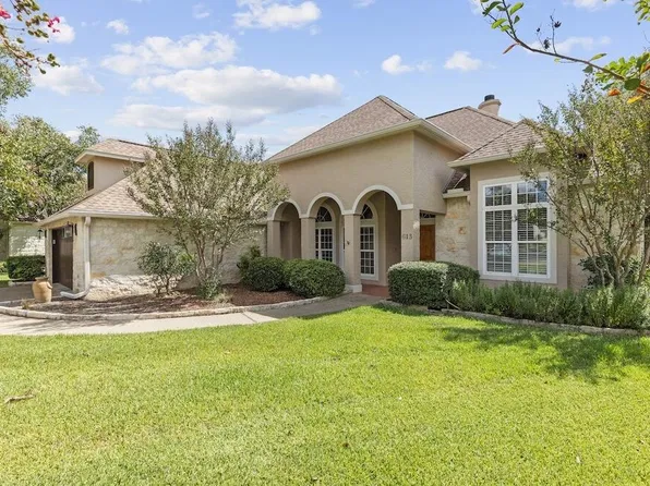 613 Persimmon Ct, Fredericksburg, TX 78624