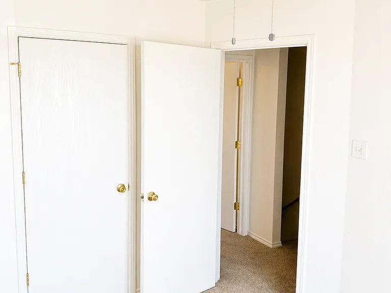 3902 Gus Dr — Photo 5