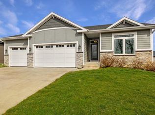 16209 Northpark Dr, Urbandale, IA 50323