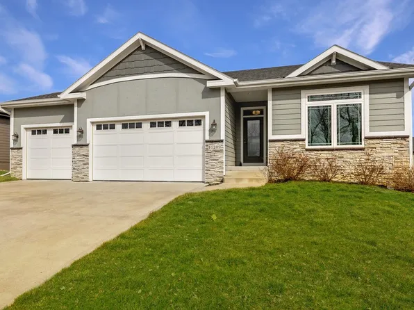 16209 Northpark Dr, Urbandale, IA 50323