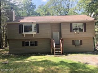 113 Beecher Rd, Dingmans Ferry, PA 18328