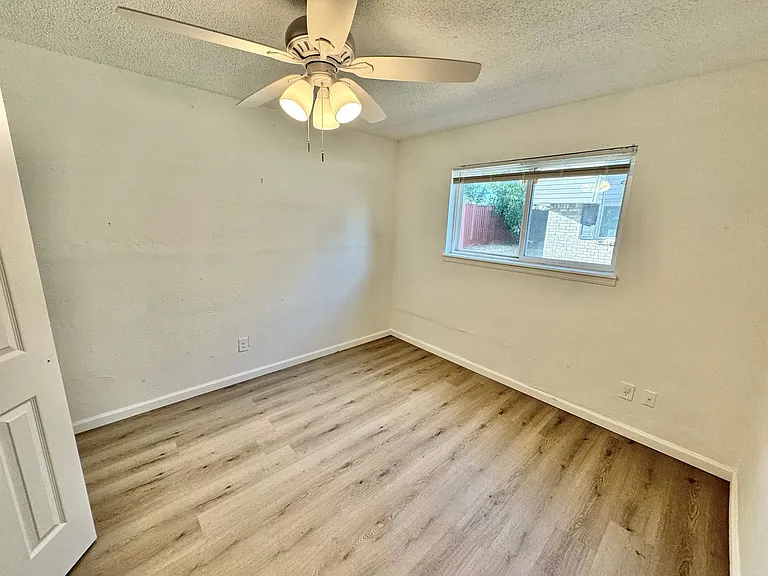 7321 Melrose Ln — Photo 29